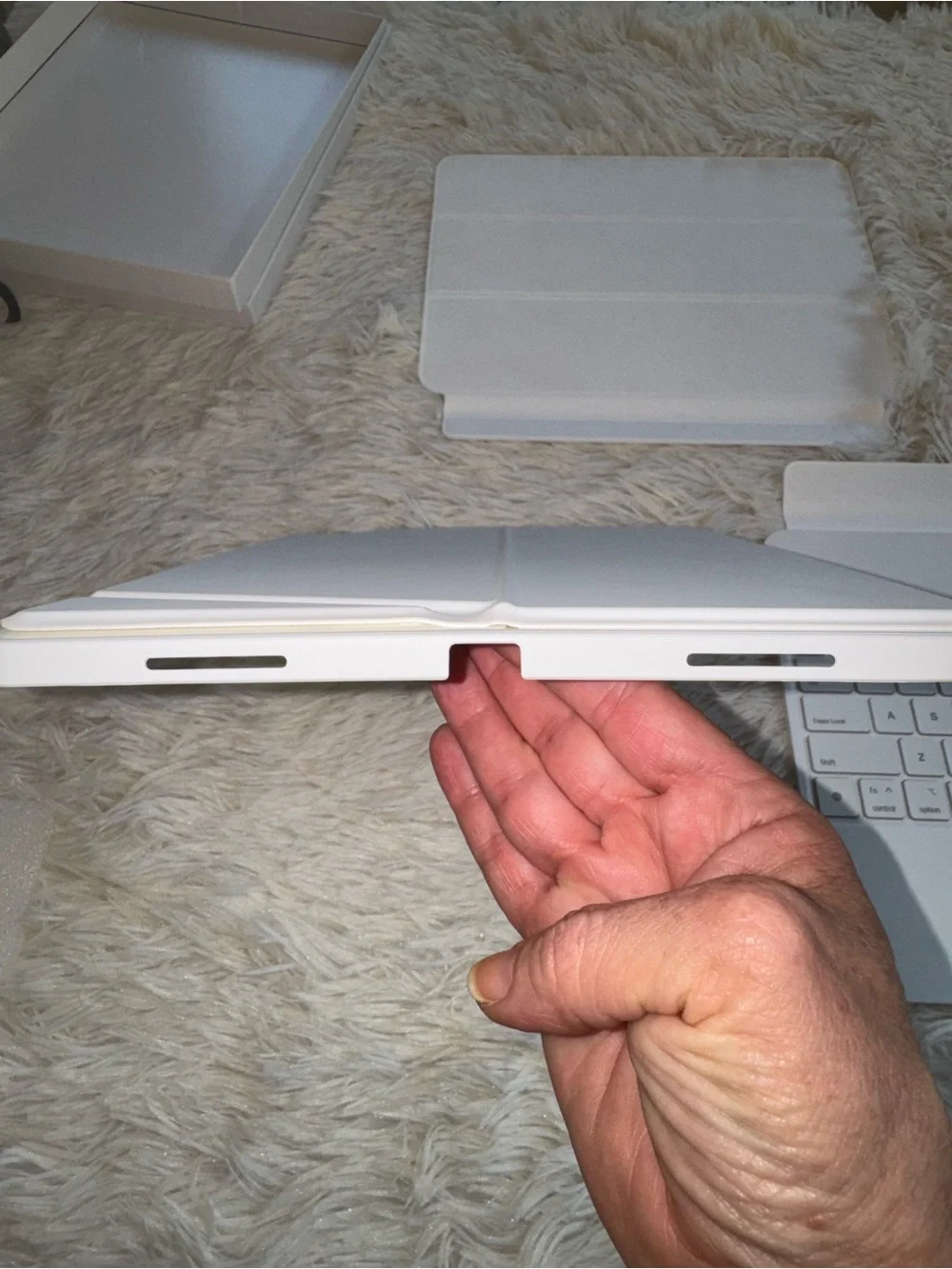 Wireless Bluetooth Keyboard and Case for Apple iPad 12.9/13 Pro - White